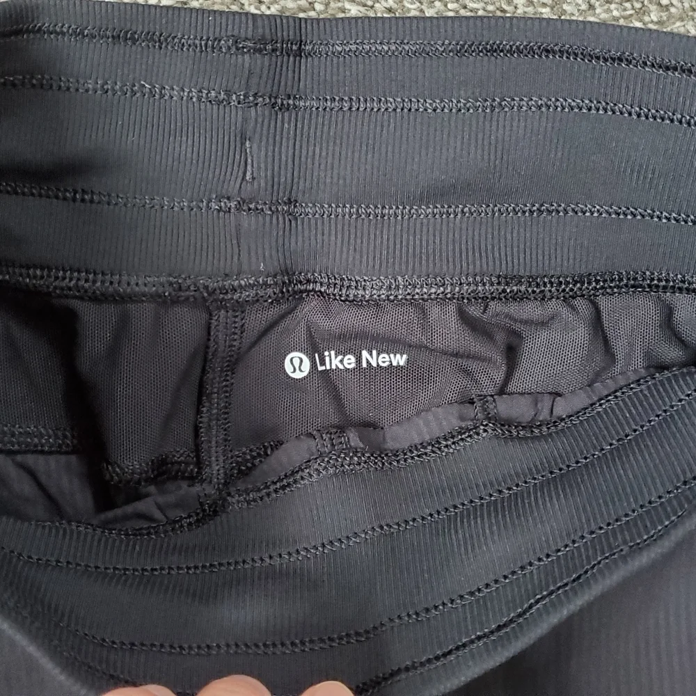 Lululemon Dance Studio Cropped Jogger Pant LIKE NEW size 2 - Picture 7 of 13